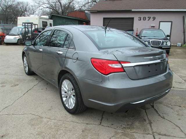 2012 Chrysler 200 Limited 4Dr Sedan